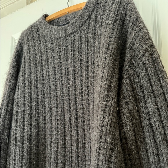 American Eagle Women’s Crew Neck Oversized Sweater - Picture 2 of 4